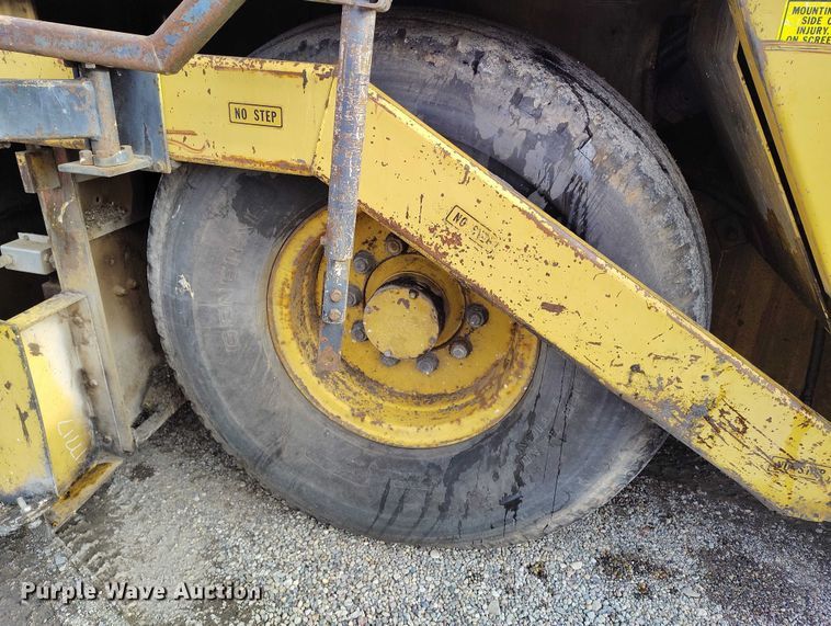 image for item DT0818 Caterpillar AP-800 paver