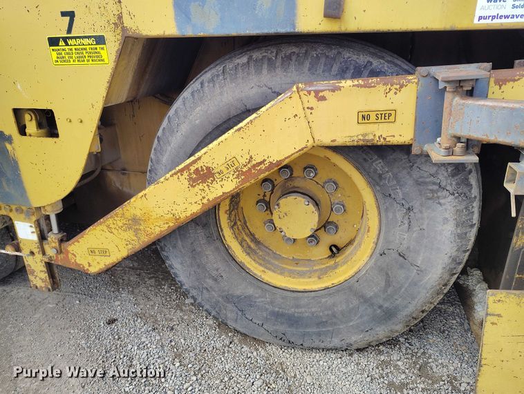 image for item DT0818 Caterpillar AP-800 paver