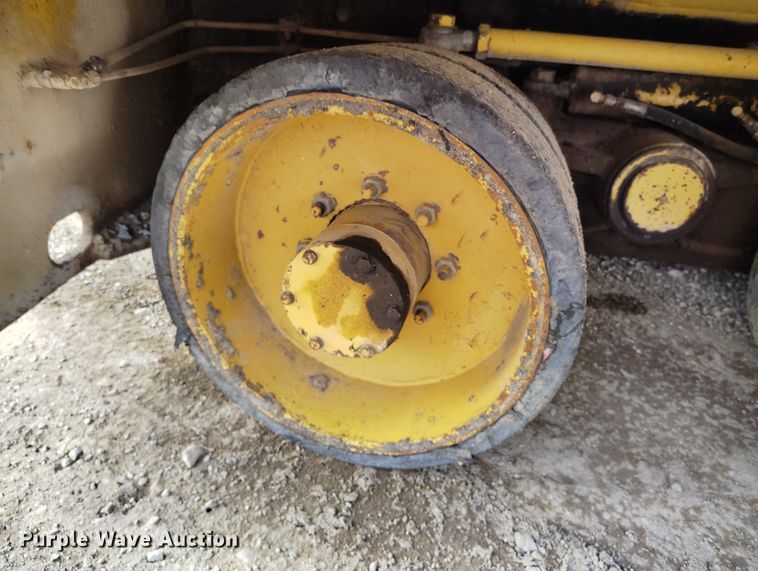 image for item DT0818 Caterpillar AP-800 paver