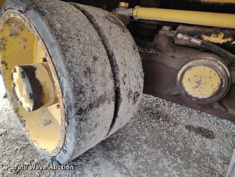 image for item DT0818 Caterpillar AP-800 paver