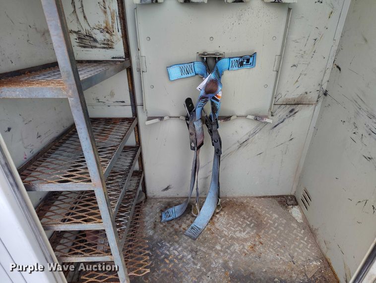 image for item DT0819 1999 Ford F550 utility / service truck