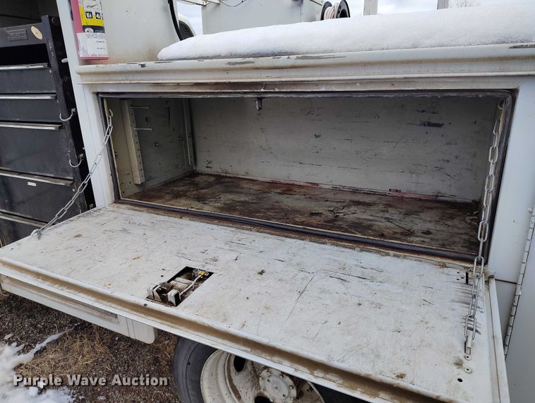 image for item DT0819 1999 Ford F550 utility / service truck