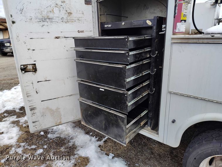 image for item DT0819 1999 Ford F550 utility / service truck