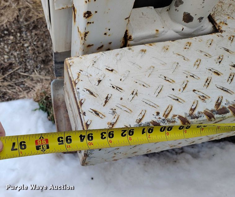 image for item DT0819 1999 Ford F550 utility / service truck