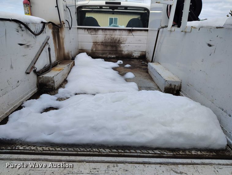 image for item DT0819 1999 Ford F550 utility / service truck