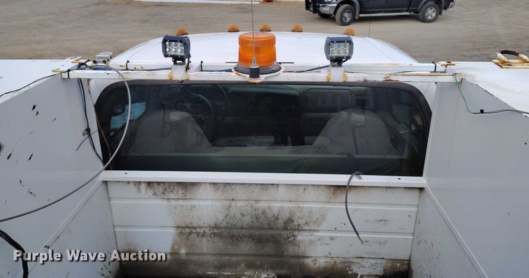 image for item DT0819 1999 Ford F550 utility / service truck