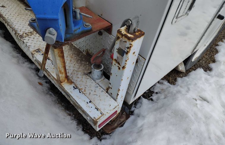 image for item DT0819 1999 Ford F550 utility / service truck