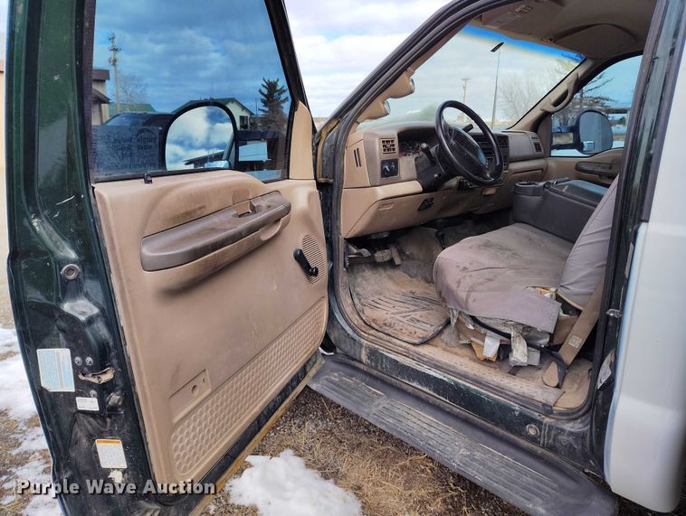 image for item DT0819 1999 Ford F550 utility / service truck