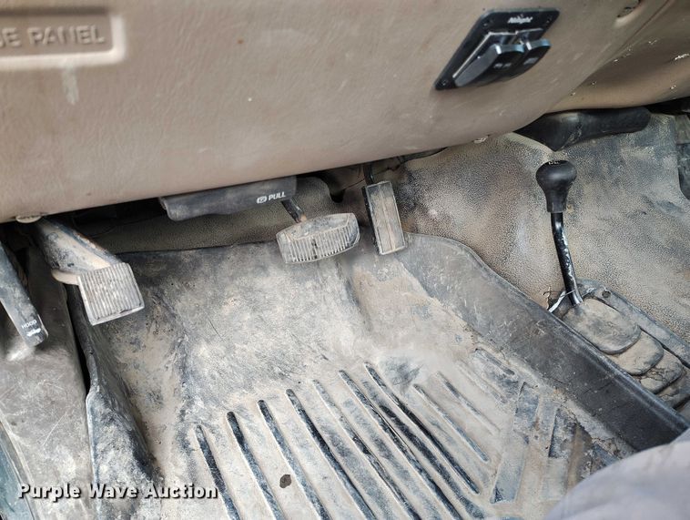 image for item DT0819 1999 Ford F550 utility / service truck