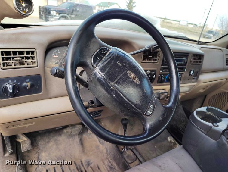 image for item DT0819 1999 Ford F550 utility / service truck