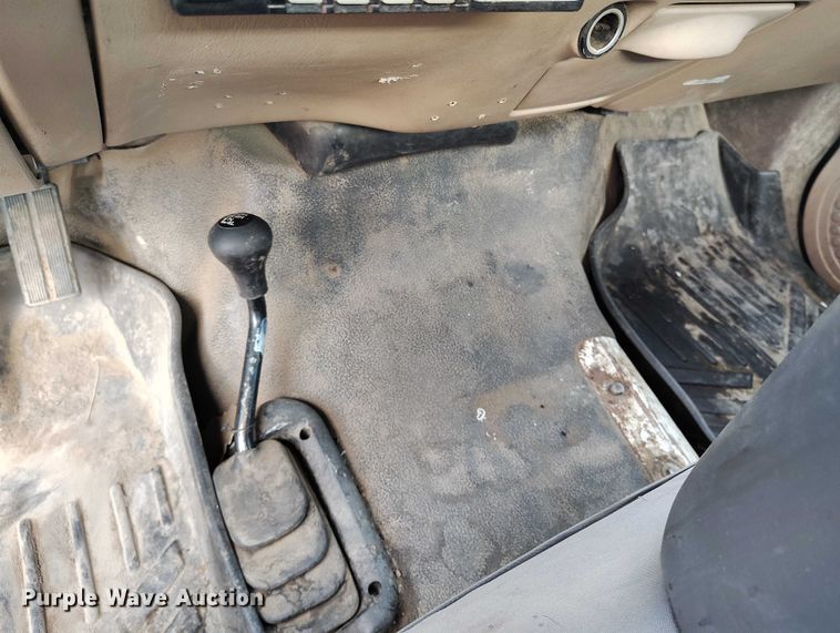 image for item DT0819 1999 Ford F550 utility / service truck