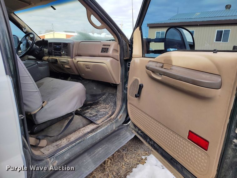 image for item DT0819 1999 Ford F550 utility / service truck