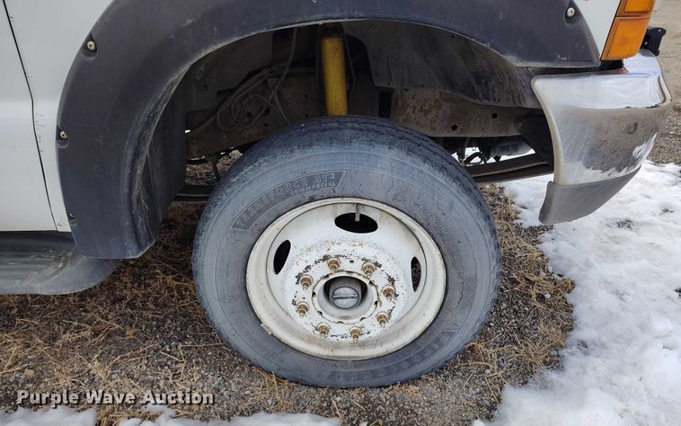 image for item DT0819 1999 Ford F550 utility / service truck