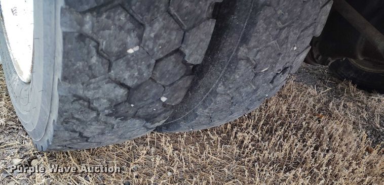 image for item DT0819 1999 Ford F550 utility / service truck