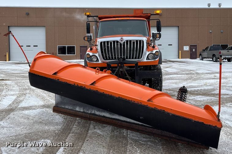 image for item DT6473 2011 International 7600 dump truck