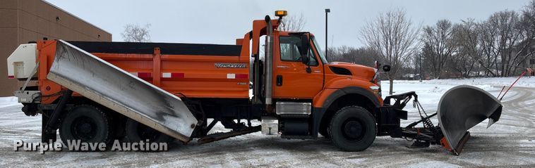 image for item DT6473 2011 International 7600 dump truck