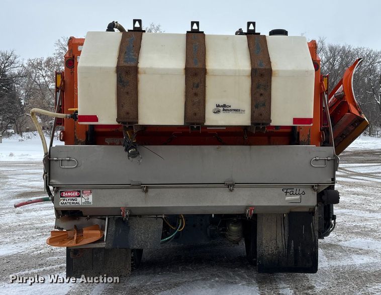 image for item DT6473 2011 International 7600 dump truck