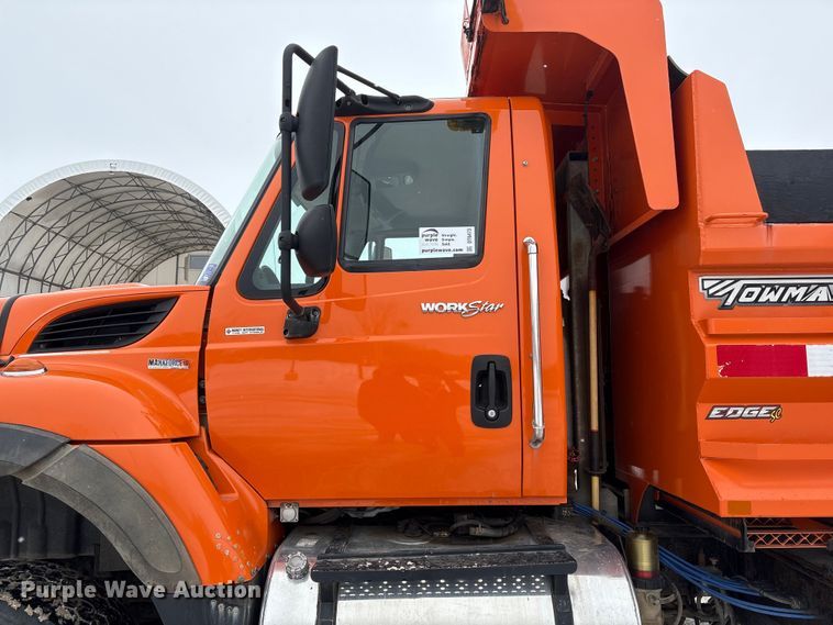 image for item DT6473 2011 International 7600 dump truck