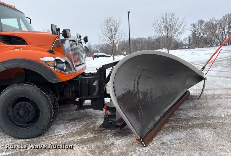 image for item DT6473 2011 International 7600 dump truck