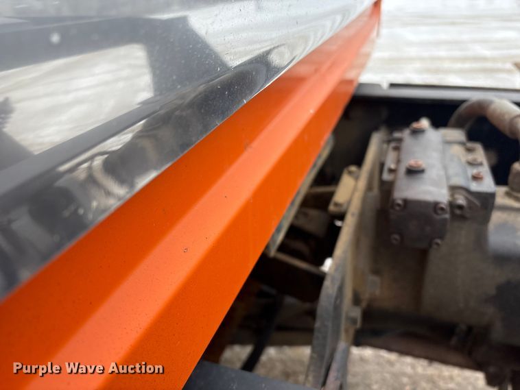 image for item DT6473 2011 International 7600 dump truck