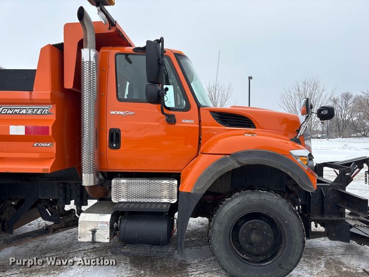 image for item DT6473 2011 International 7600 dump truck