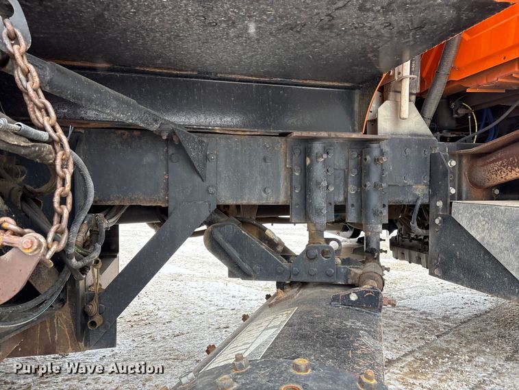 image for item DT6473 2011 International 7600 dump truck