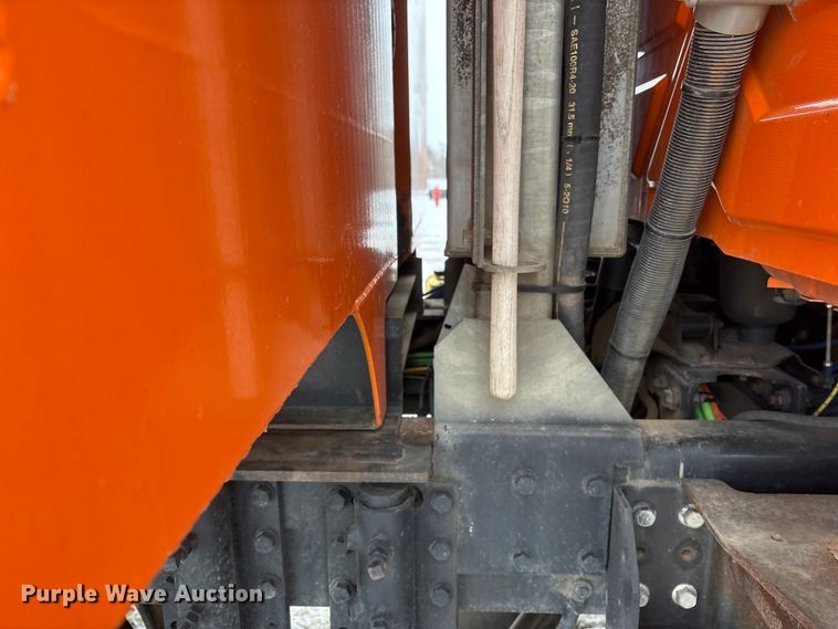 image for item DT6473 2011 International 7600 dump truck