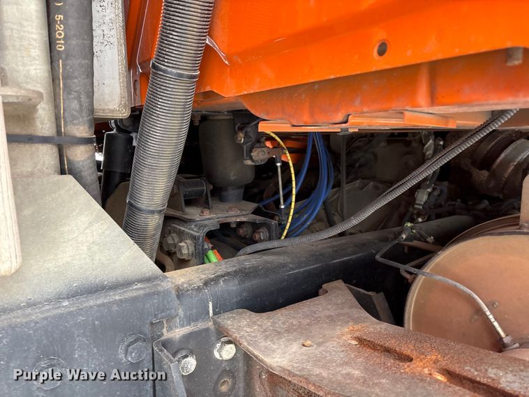 image for item DT6473 2011 International 7600 dump truck