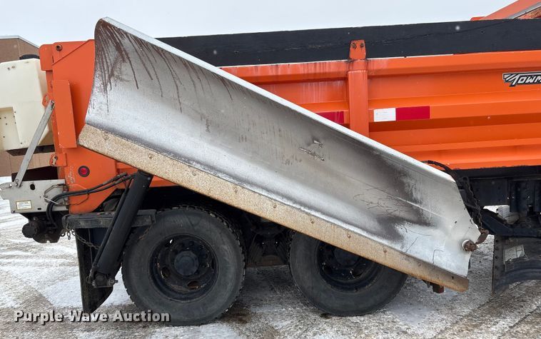 image for item DT6473 2011 International 7600 dump truck