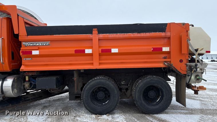 image for item DT6473 2011 International 7600 dump truck