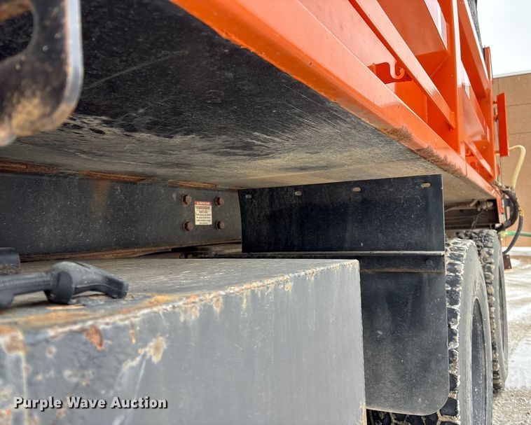 image for item DT6473 2011 International 7600 dump truck