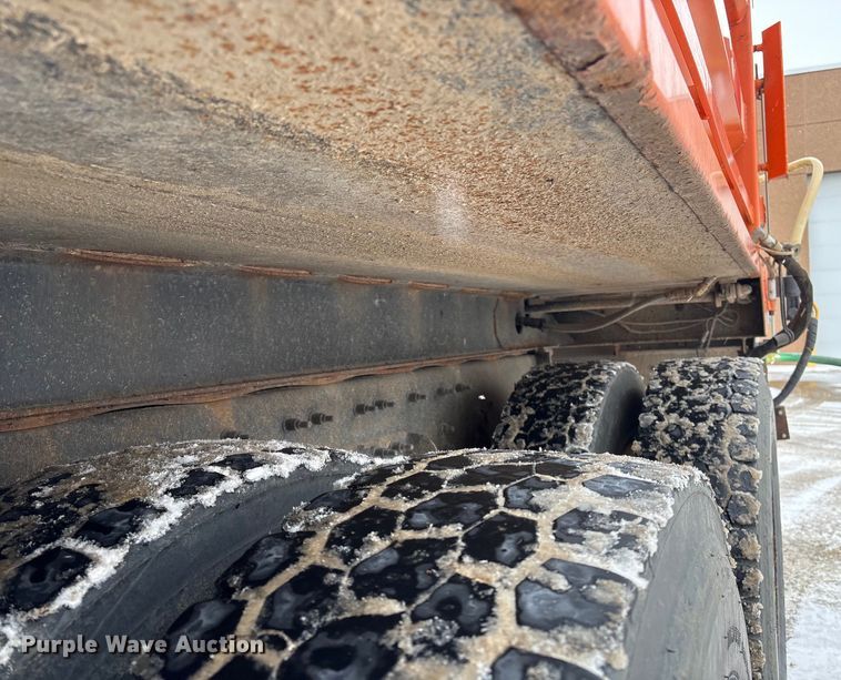 image for item DT6473 2011 International 7600 dump truck