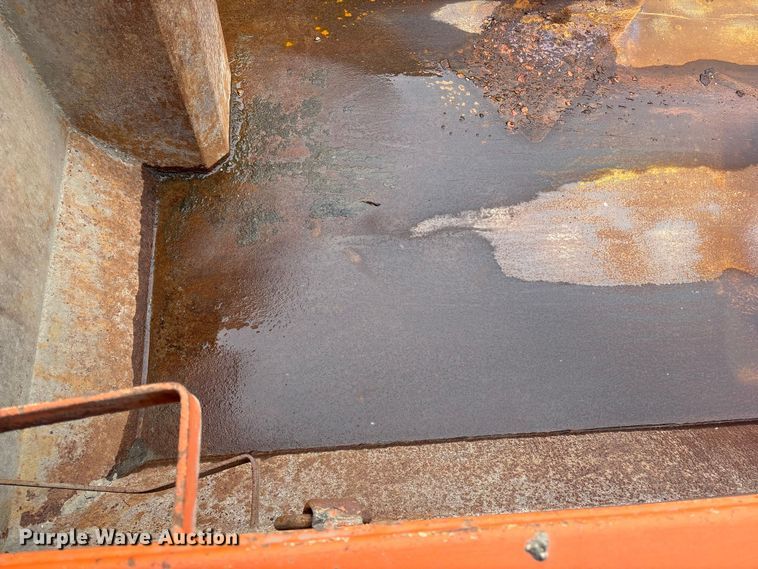 image for item DT6473 2011 International 7600 dump truck