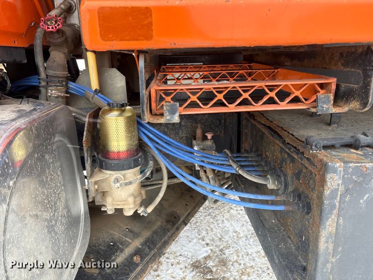 image for item DT6473 2011 International 7600 dump truck