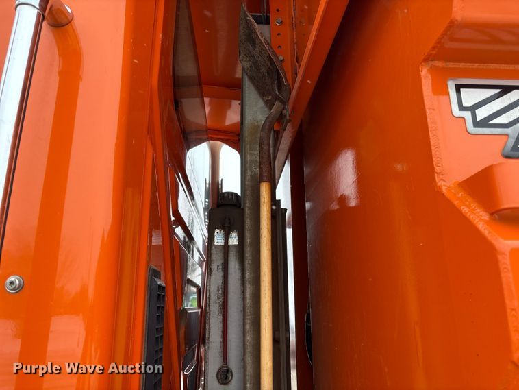 image for item DT6473 2011 International 7600 dump truck