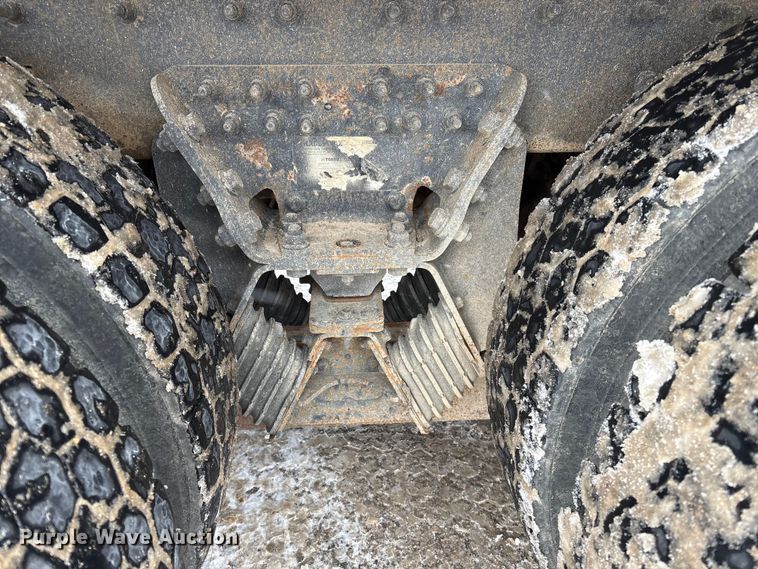 image for item DT6473 2011 International 7600 dump truck