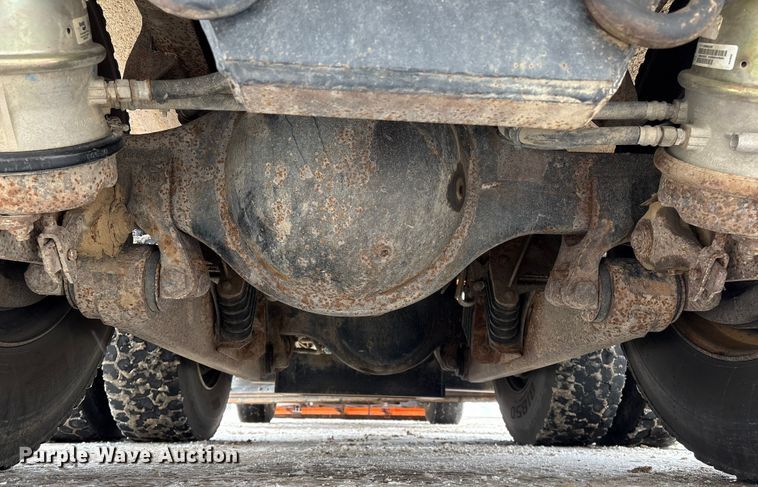 image for item DT6473 2011 International 7600 dump truck