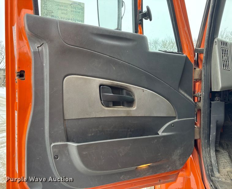 image for item DT6473 2011 International 7600 dump truck