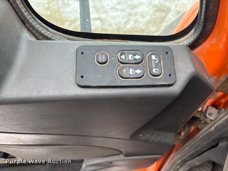 image for item DT6473 2011 International 7600 dump truck