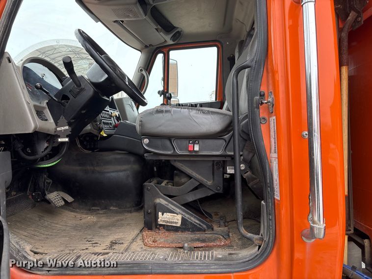 image for item DT6473 2011 International 7600 dump truck