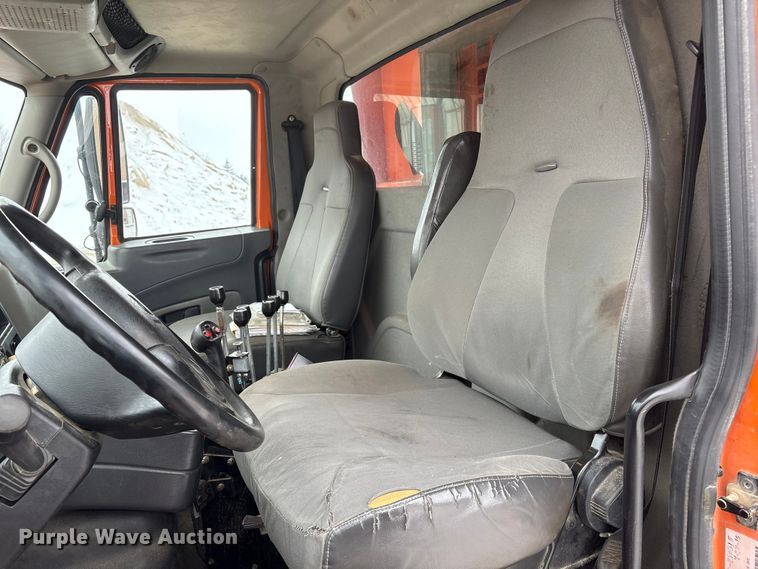 image for item DT6473 2011 International 7600 dump truck