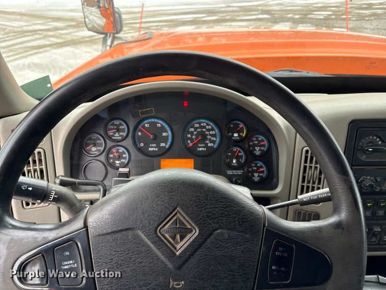 image for item DT6473 2011 International 7600 dump truck