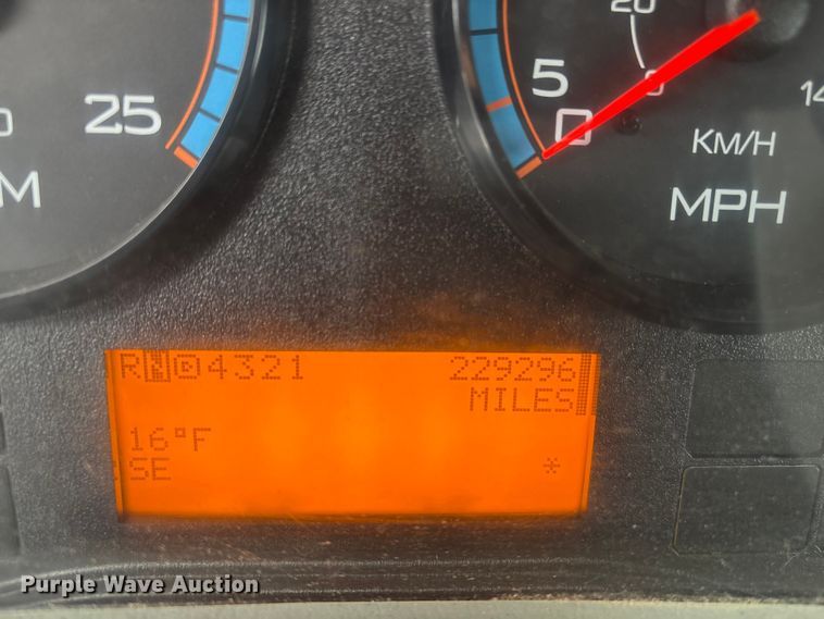 image for item DT6473 2011 International 7600 dump truck