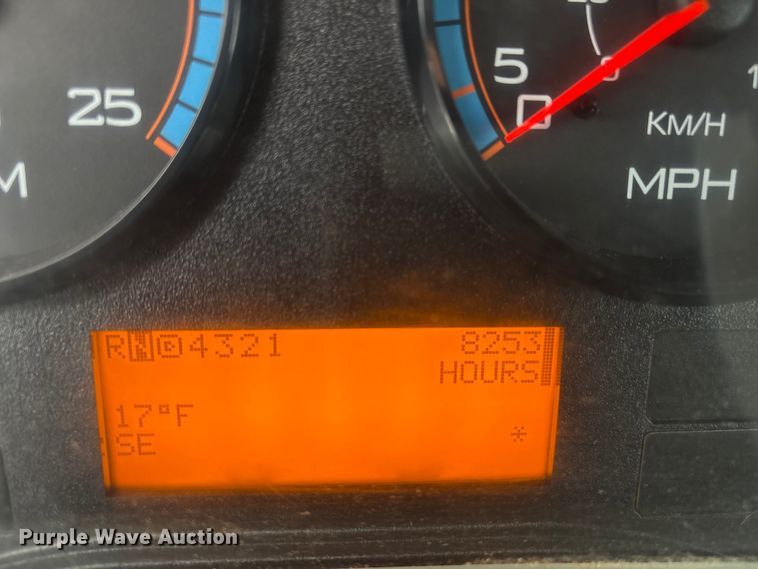 image for item DT6473 2011 International 7600 dump truck