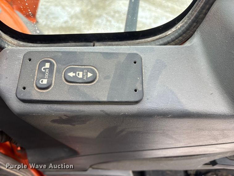 image for item DT6473 2011 International 7600 dump truck