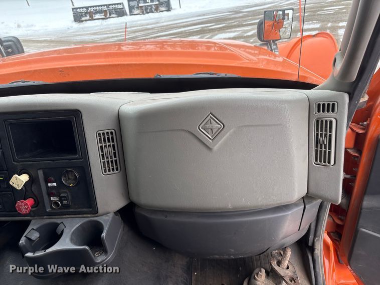 image for item DT6473 2011 International 7600 dump truck