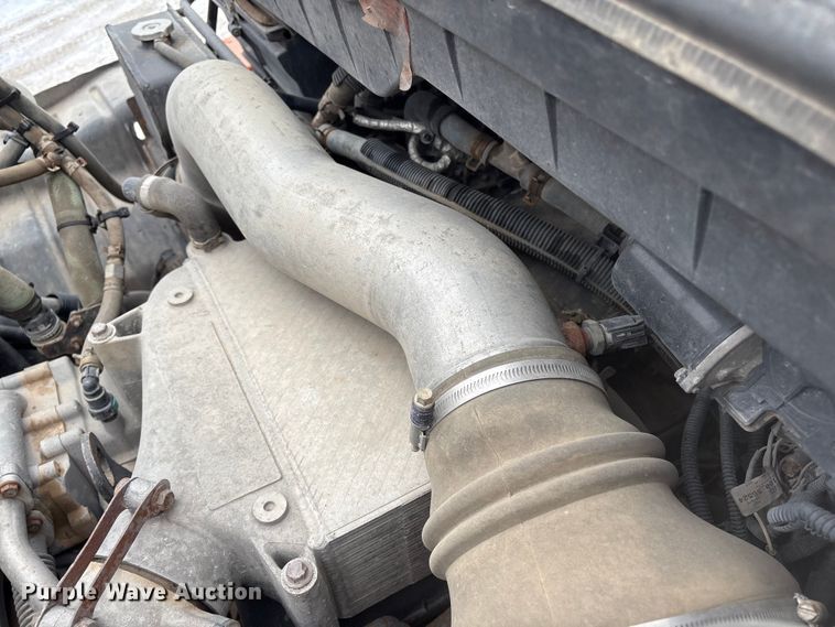 image for item DT6473 2011 International 7600 dump truck