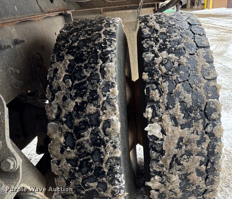 image for item DT6473 2011 International 7600 dump truck