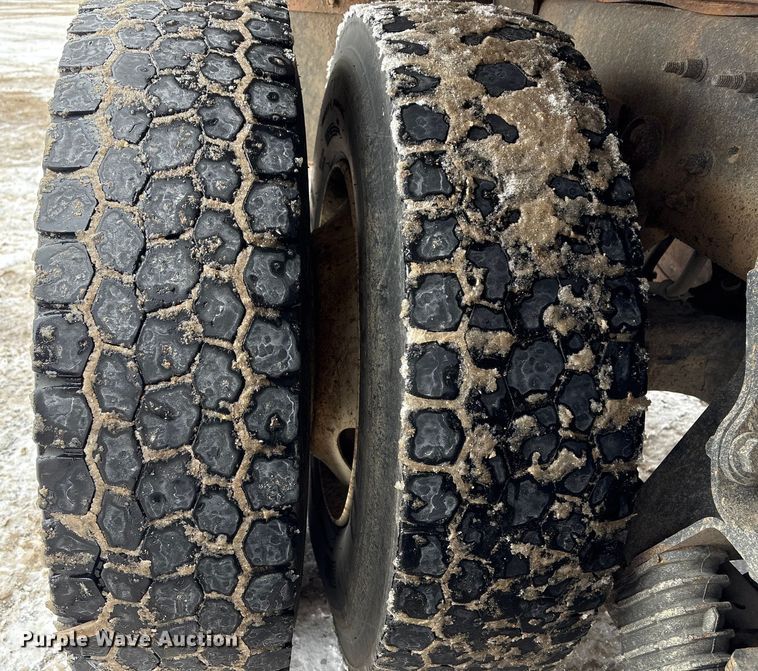 image for item DT6473 2011 International 7600 dump truck