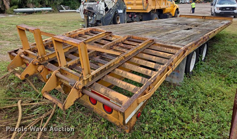 image for item DU2582 2002 Rolls Rite equipment trailer